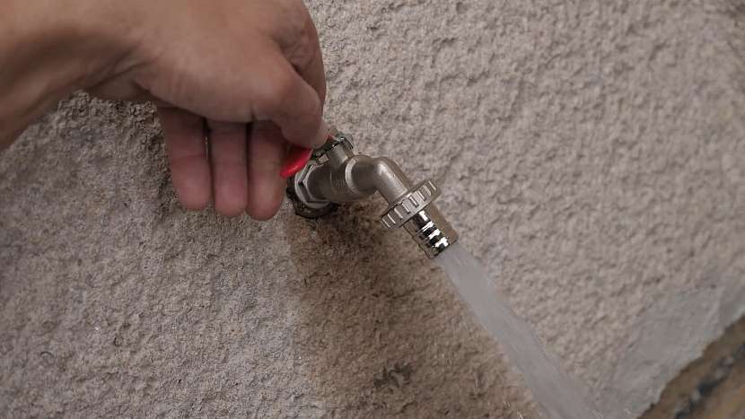 Na hřbitovech v Novém Jičíně, Žilině, Straníku a Bludovicích opět zpřístupněn přívod vody.